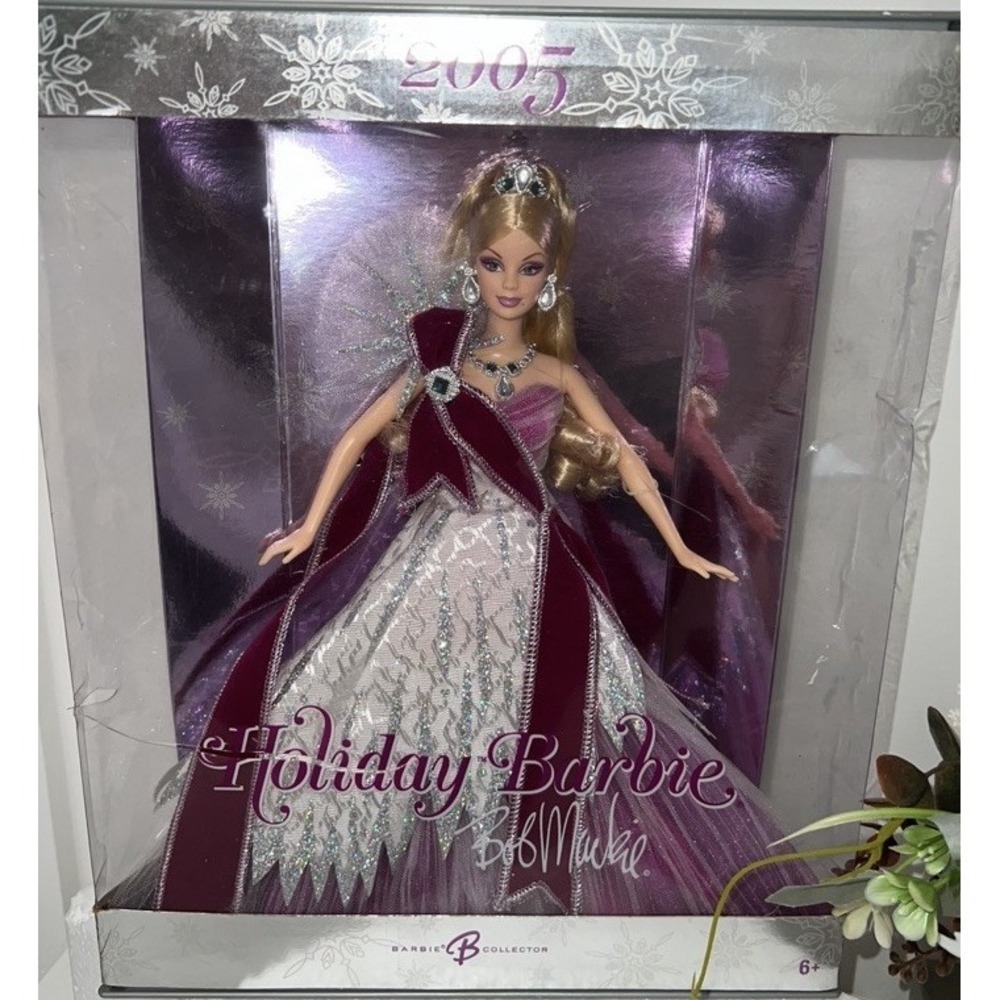 (B31/10)Holiday Celebration Barbie Doll (2002)‎